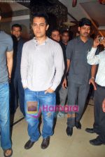 Aamir Khan at the unveiling of movie 3 Idiots in Metro Big Cinemas, Mumbai on 30th Oct 2009 (4).JPG